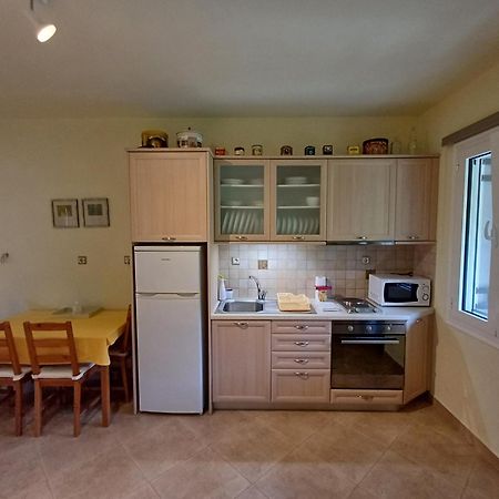 Ktima Pyroessa Apartments - Yellow Apartment Thanos 外观 照片